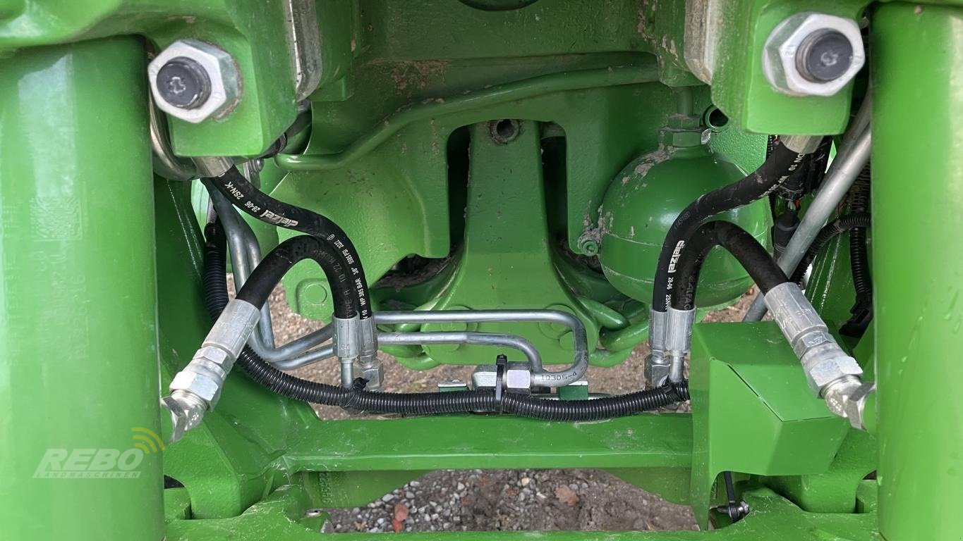 Traktor van het type John Deere 6R215, Neumaschine in Damme (Foto 14)