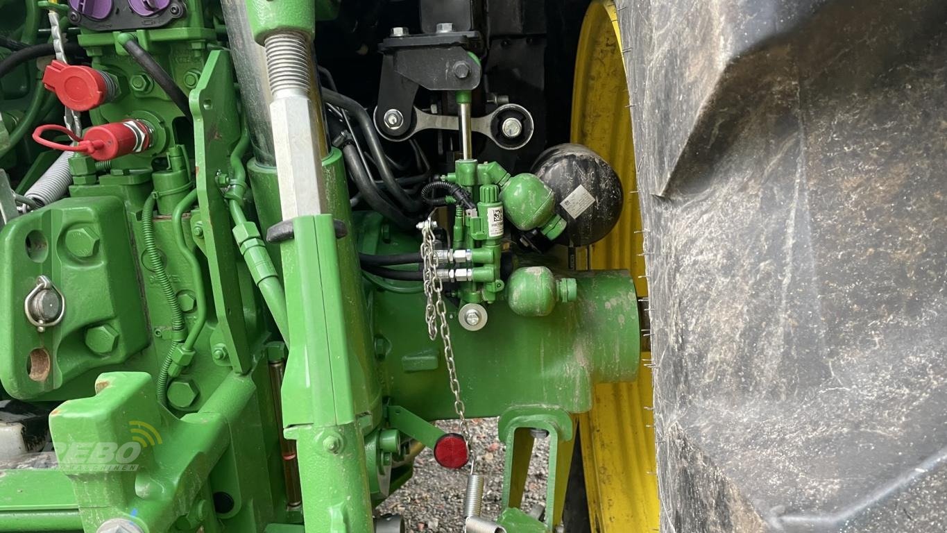 Traktor van het type John Deere 6R215, Neumaschine in Damme (Foto 27)