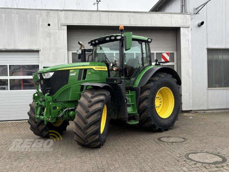 Traktor от тип John Deere 6R215, Gebrauchtmaschine в Visbek/Rechterfeld (Снимка 1)