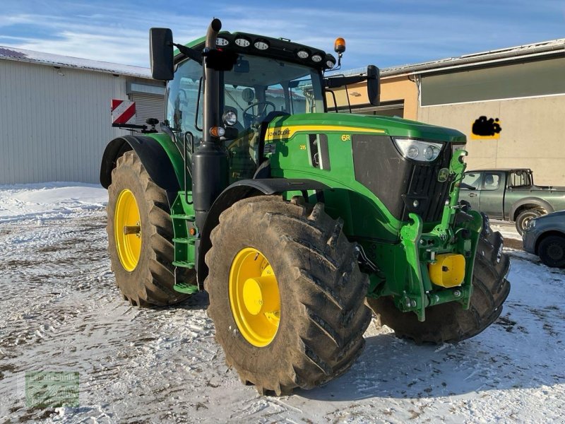 Traktor типа John Deere 6R215, Gebrauchtmaschine в Leubsdorf