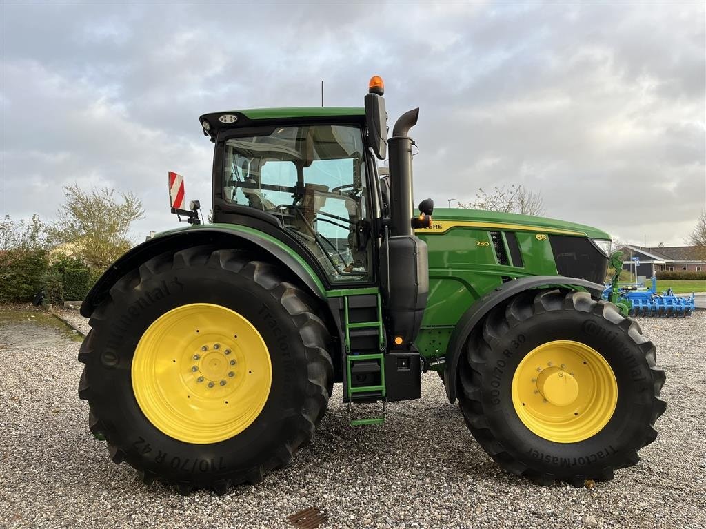 Traktor van het type John Deere 6R230 Front PTO, Gebrauchtmaschine in Nørager (Foto 1)