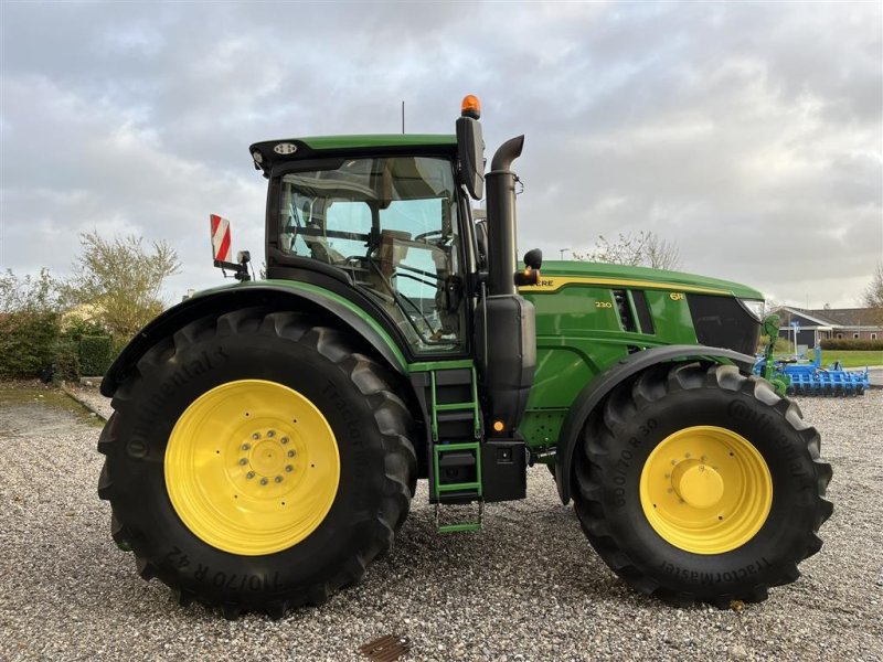 Traktor of the type John Deere 6R230 Front PTO, Gebrauchtmaschine in Nørager