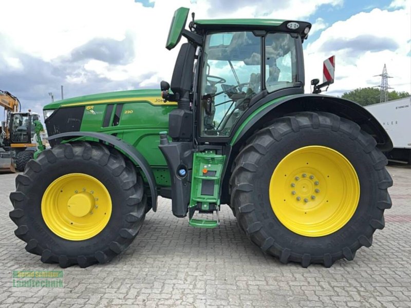 Traktor typu John Deere 6R230, Gebrauchtmaschine w Büren