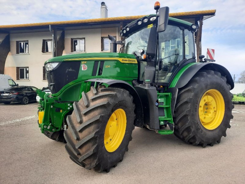 Traktor typu John Deere 6R230, Gebrauchtmaschine v CHEMAUDIN ET VAUX