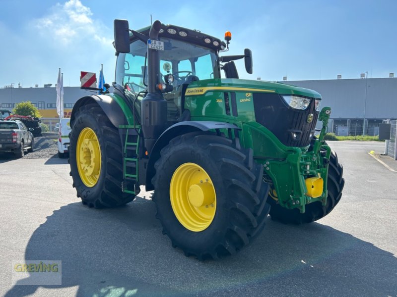 Traktor des Typs John Deere 6R250/6250R, Gebrauchtmaschine in Euskirchen (Bild 1)