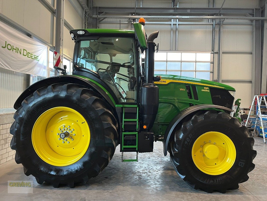 Traktor van het type John Deere 6R250/6250R, Gebrauchtmaschine in Ahaus (Foto 4)