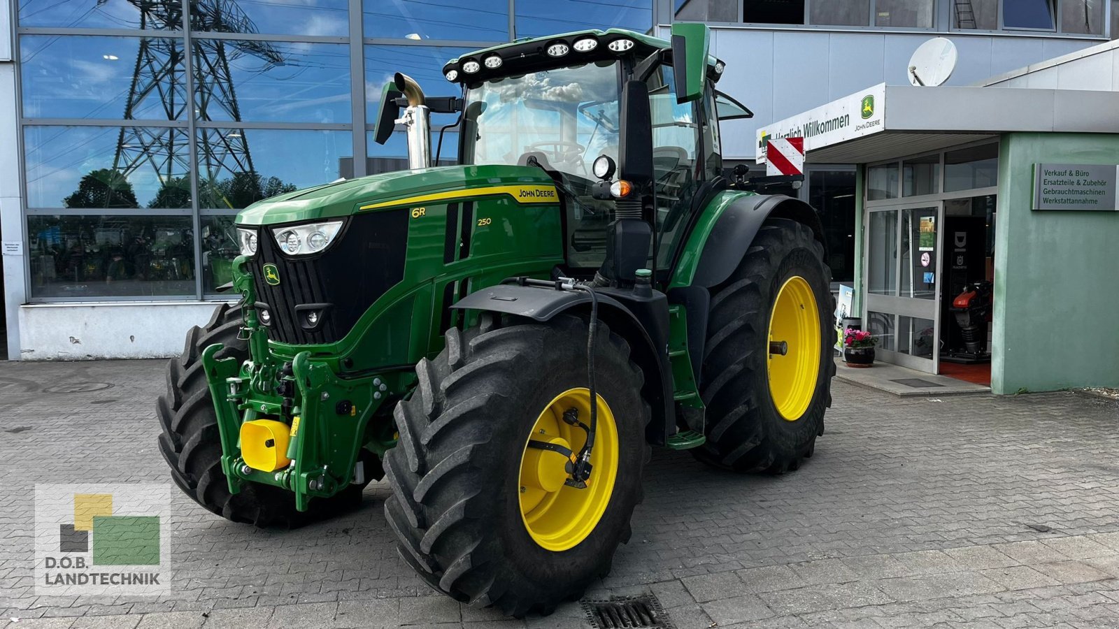 Traktor des Typs John Deere 6R250 6R 250 Reifendruckregelanlage; Garantieverlängerung, Gebrauchtmaschine in Regensburg (Bild 1)