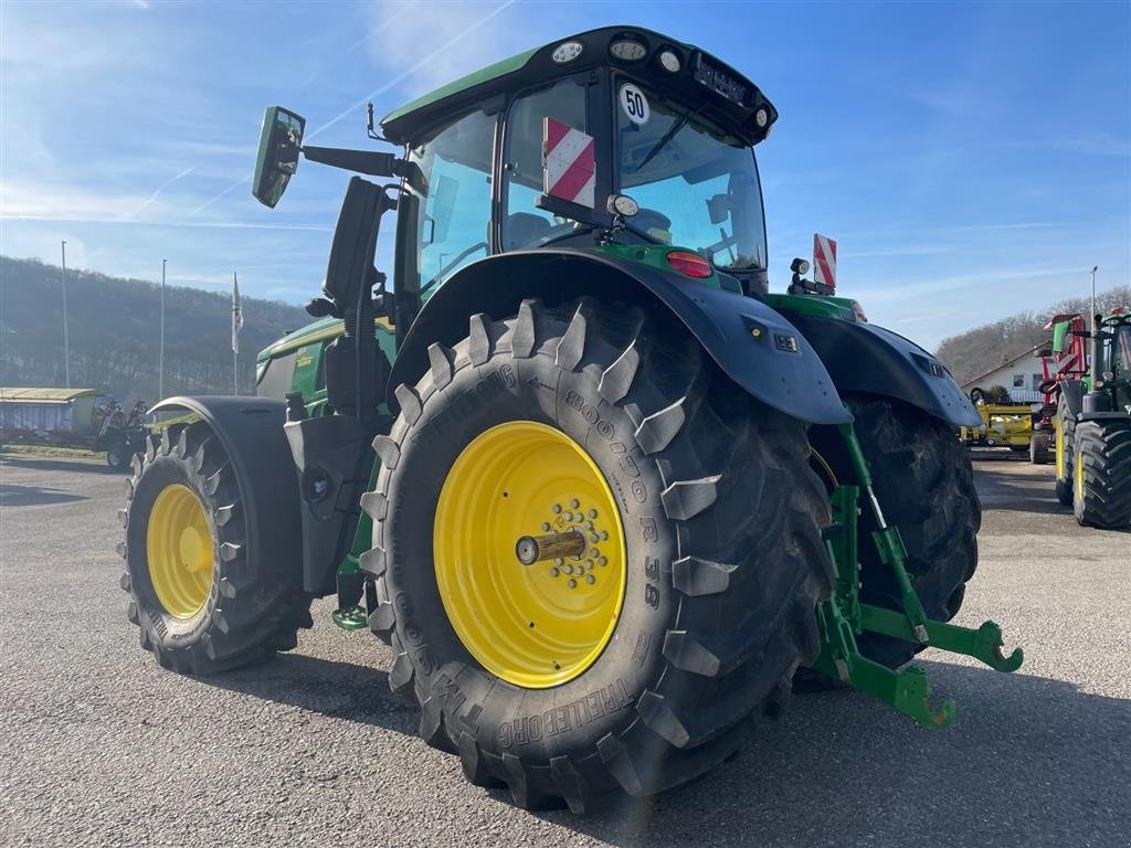 Traktor del tipo John Deere 6R250 Den nye 6R model med front PTO, Command Arm, Ultimate lyspakke og JD PowerGard garanti., Gebrauchtmaschine en Kolding (Imagen 5)