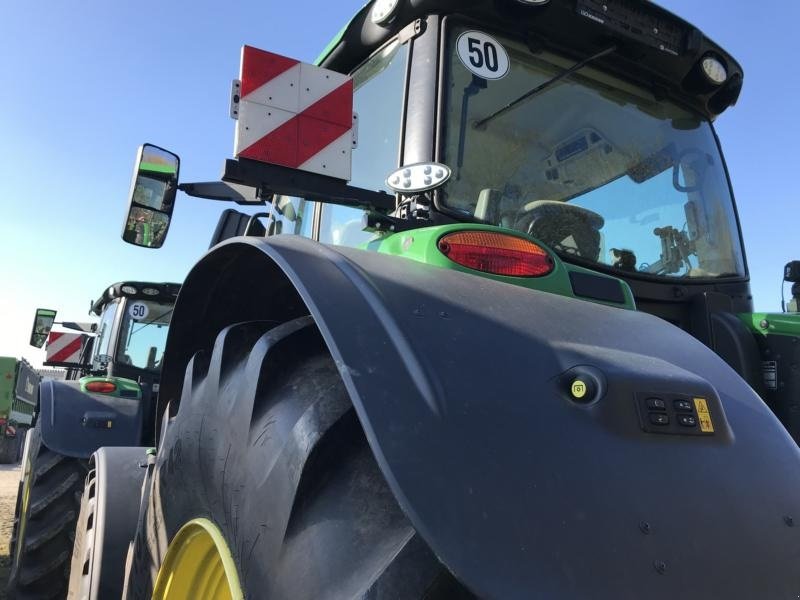 Traktor of the type John Deere 6R250 Den nyeste 6R model. Command Arm. Command Pro. AutoTrac klar. Flere på vej ind. ring til Ulrik på 40255544. Jeg snakker Jysk., Gebrauchtmaschine in Kolding (Picture 7)