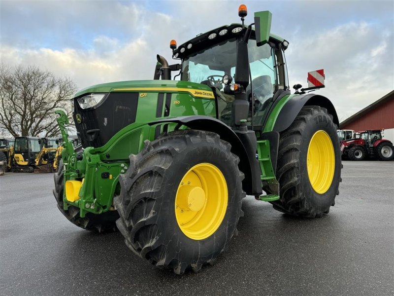 Traktor a típus John Deere 6R250 KUN 800 TIMER OG MED G5 SKÆRM!, Gebrauchtmaschine ekkor: Nørager (Kép 1)