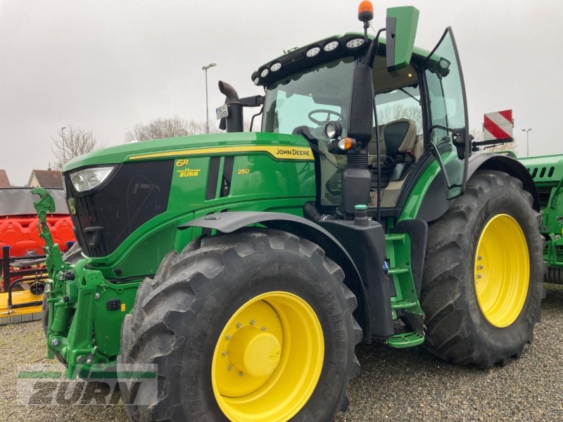 Traktor tipa John Deere 6R250, Neumaschine u Kanzach (Slika 1)