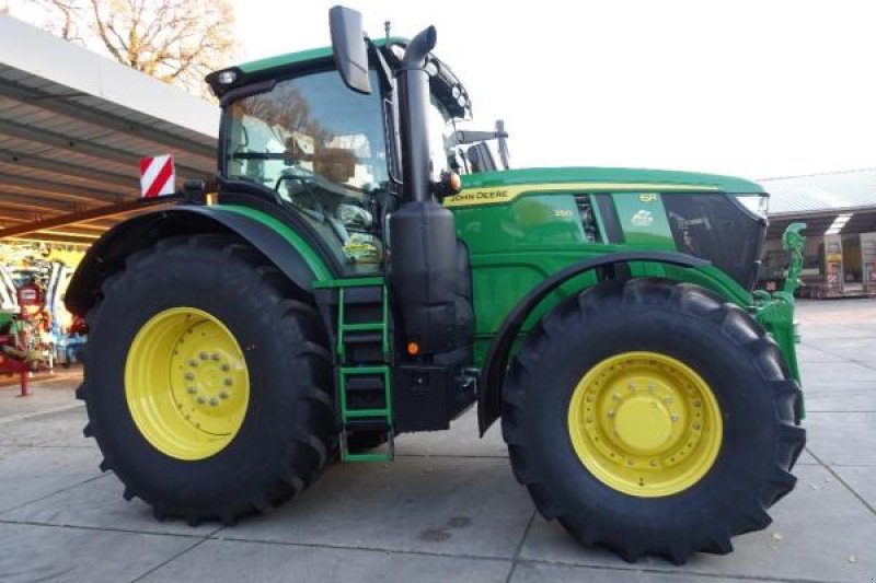 Traktor типа John Deere 6R250, Gebrauchtmaschine в Sorée (Фотография 5)