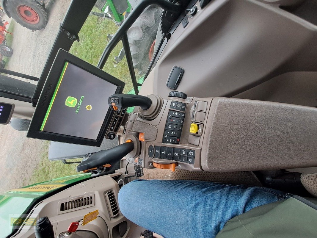 Traktor van het type John Deere 6R250, Neumaschine in Klietz (Foto 7)