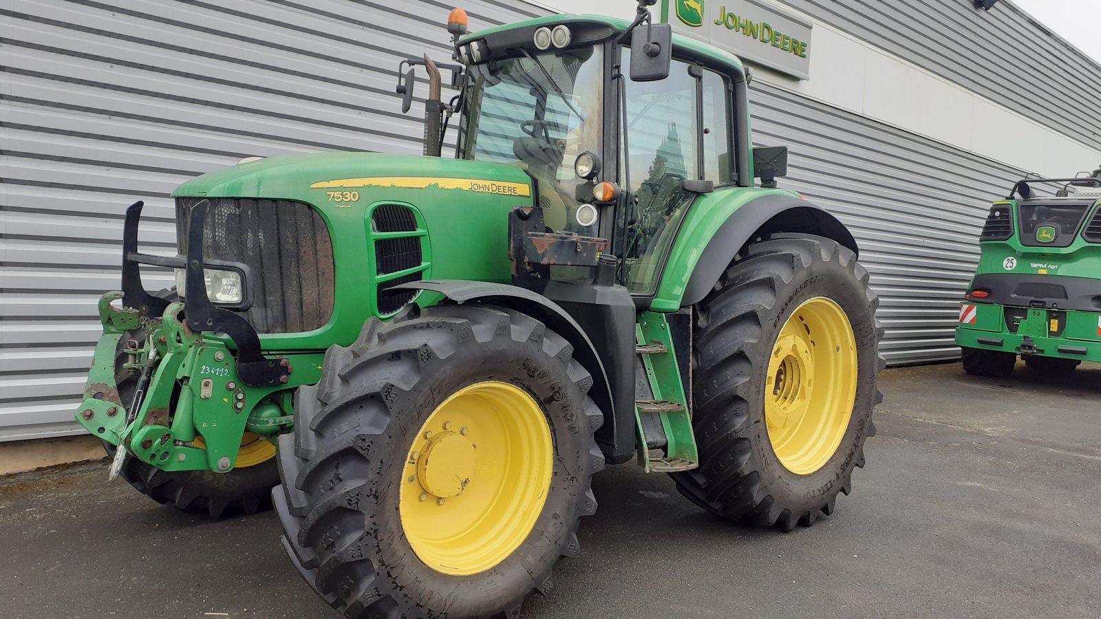 Traktor du type John Deere 7030, Gebrauchtmaschine en Les Touches (Photo 1)