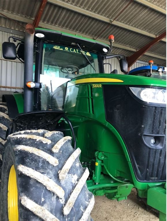 Traktor of the type John Deere 7200 R, Gebrauchtmaschine in LOMBEZ (Picture 3)