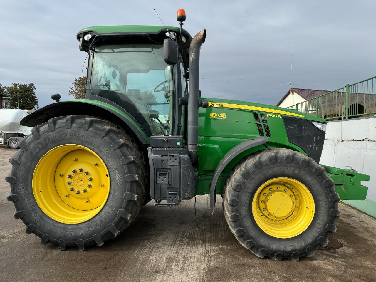 Traktor of the type John Deere 7200 R, Gebrauchtmaschine in Könnern (Picture 4)