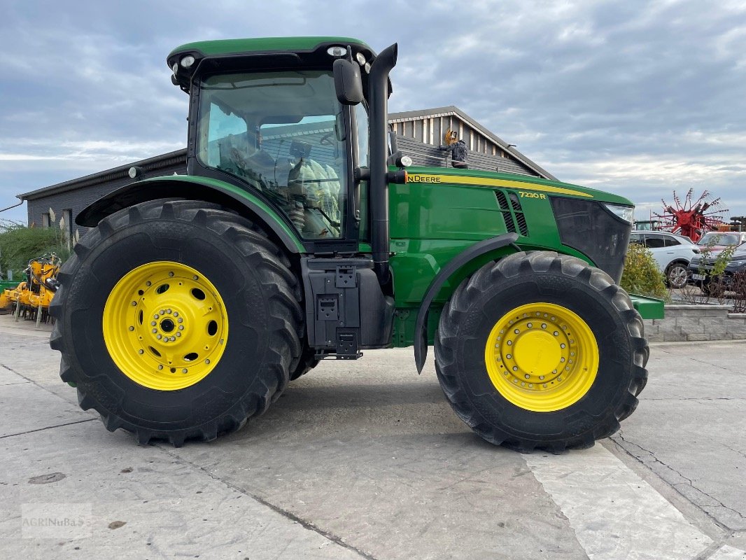 Traktor van het type John Deere 7230 R, Gebrauchtmaschine in Prenzlau (Foto 3)