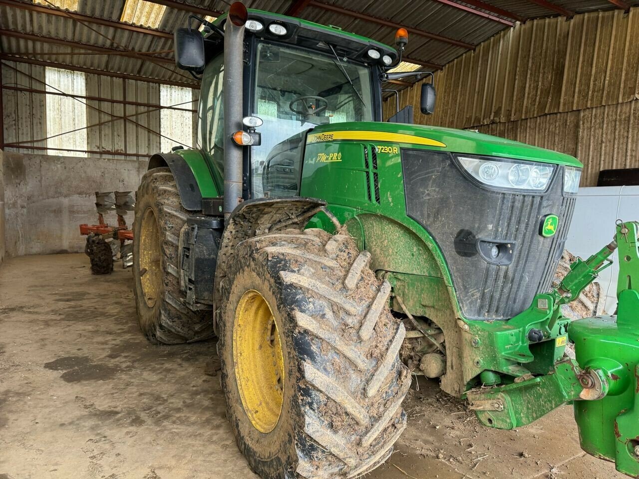 Traktor des Typs John Deere 7230 R, Gebrauchtmaschine in CHEMINOT (Bild 1)