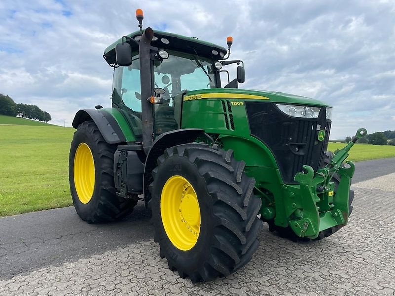 Traktor du type John Deere 7230 R, Gebrauchtmaschine en Steinau  (Photo 1)