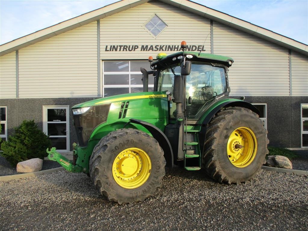 Traktor от тип John Deere 7230R Med frontlift og frontPTO, Gebrauchtmaschine в Lintrup (Снимка 1)