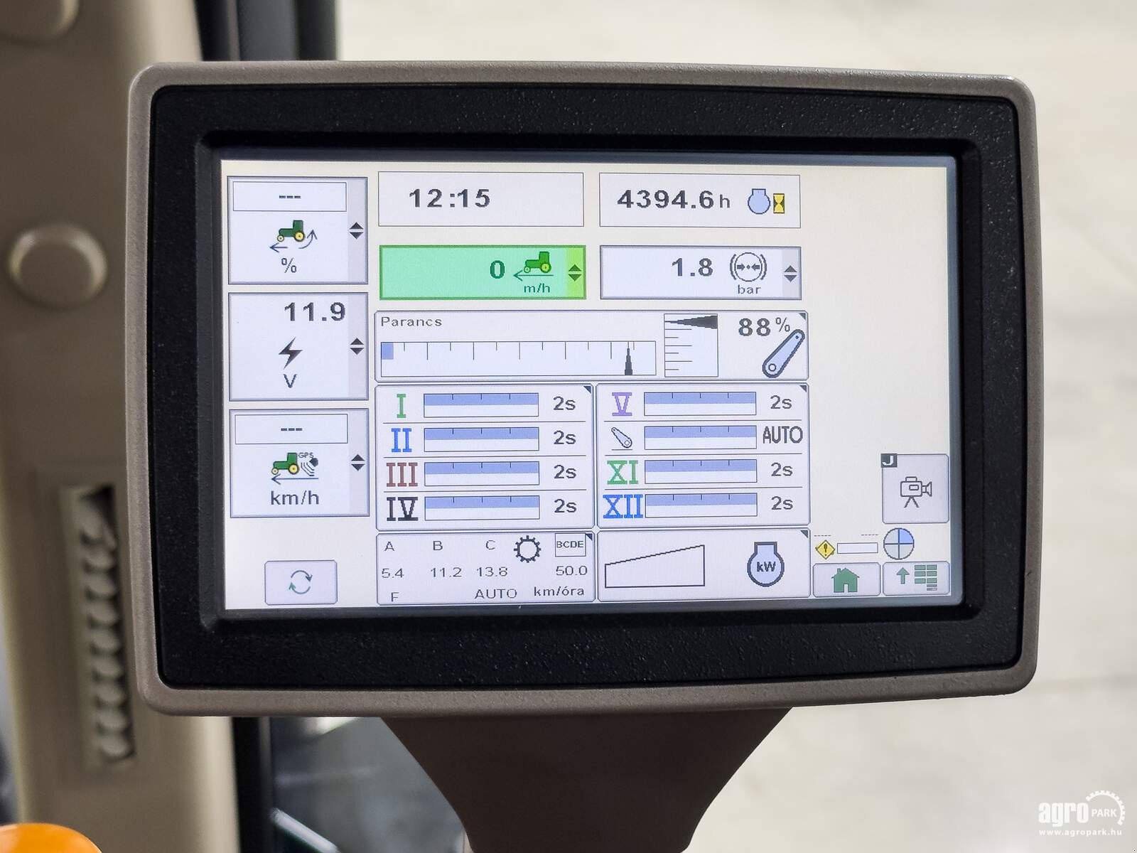 Traktor of the type John Deere 7230R TLS, Gebrauchtmaschine in Csengele (Picture 20)