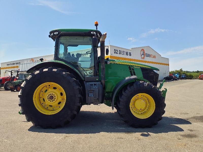 Traktor типа John Deere 7230R, Gebrauchtmaschine в COULONGES SUR L'AUTI (Фотография 1)