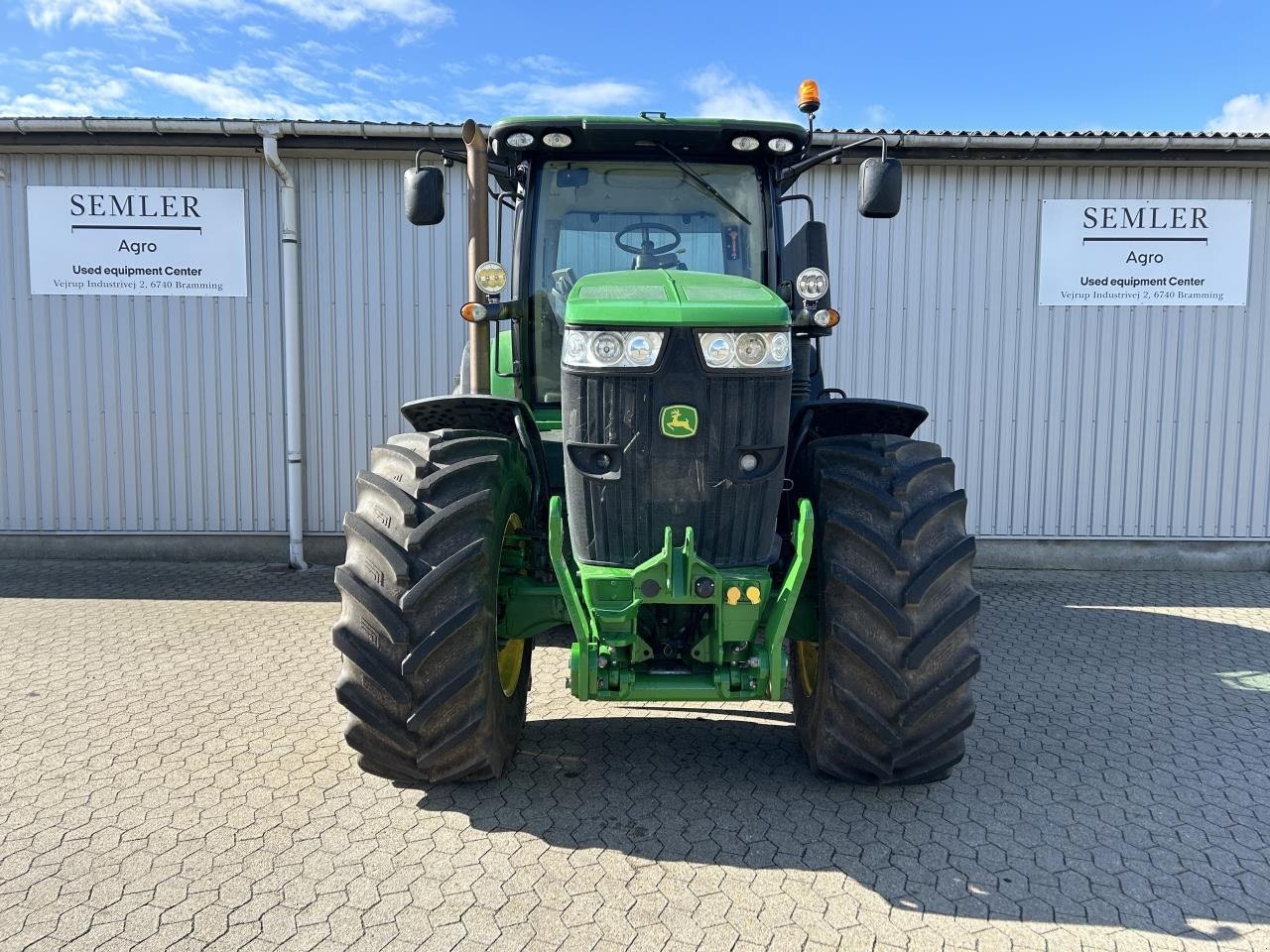 Traktor от тип John Deere 7230R, Gebrauchtmaschine в Bramming (Снимка 2)