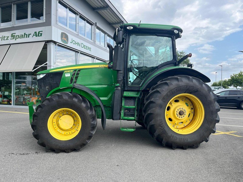 Traktor typu John Deere 7230R, Gebrauchtmaschine w Lengnau (Zdjęcie 1)