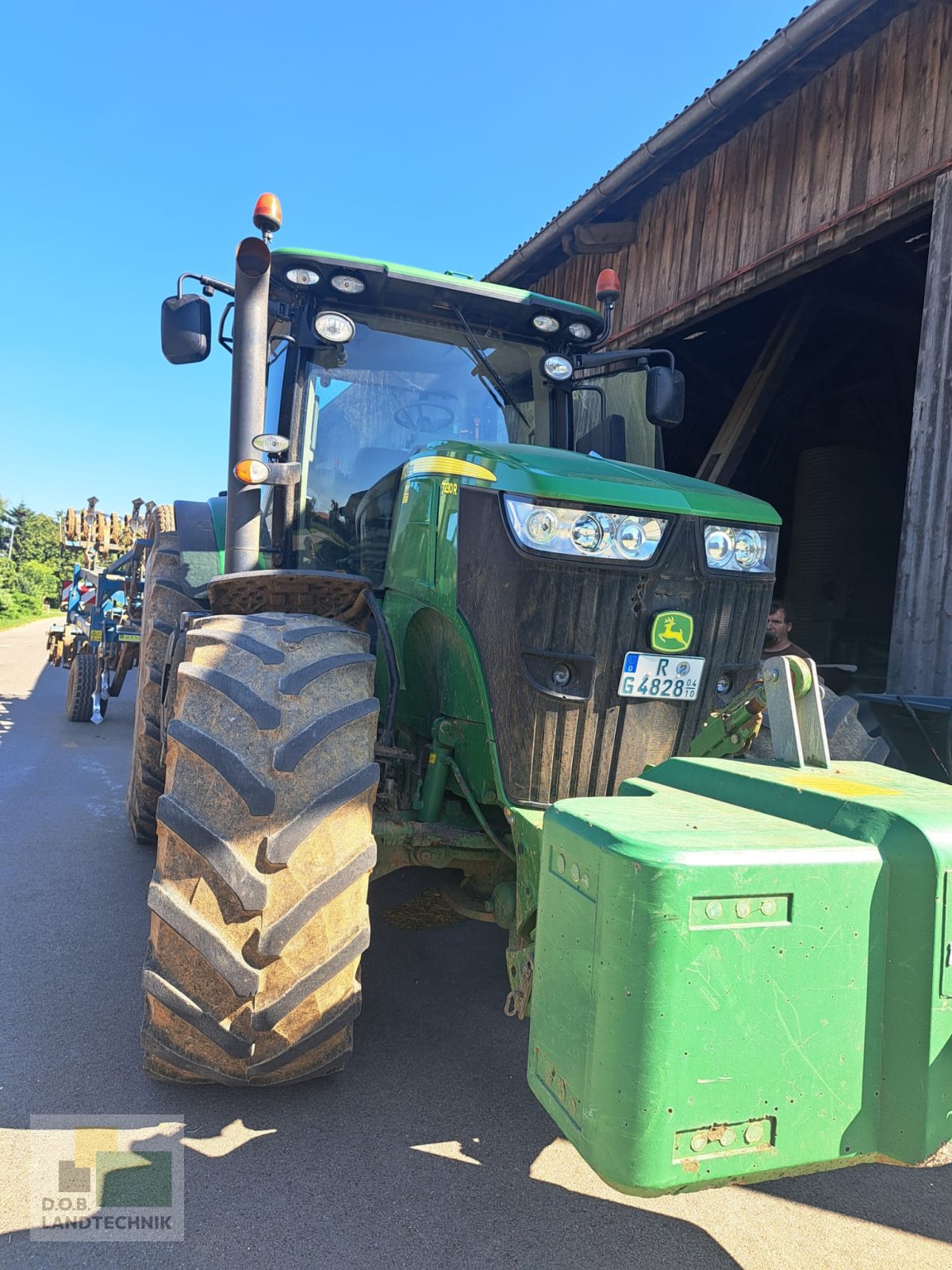 Traktor des Typs John Deere 7230R, Gebrauchtmaschine in Regensburg (Bild 1)