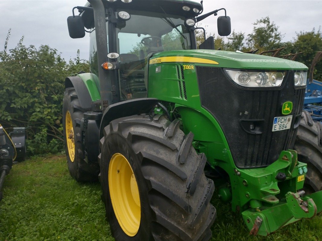 Traktor от тип John Deere 7230R, Gebrauchtmaschine в Plau am See / OT Klebe (Снимка 2)