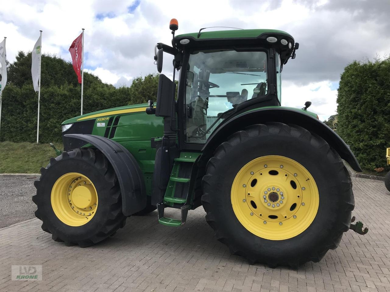 Traktor des Typs John Deere 7230R, Gebrauchtmaschine in Alt-Mölln (Bild 1)