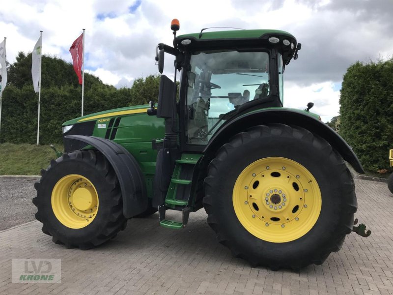 Traktor of the type John Deere 7230R, Gebrauchtmaschine in Alt-Mölln