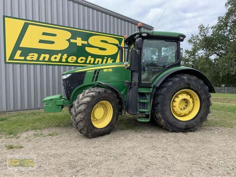 Traktor des Typs John Deere 7230R, Gebrauchtmaschine in Neustadt Dosse (Bild 1)