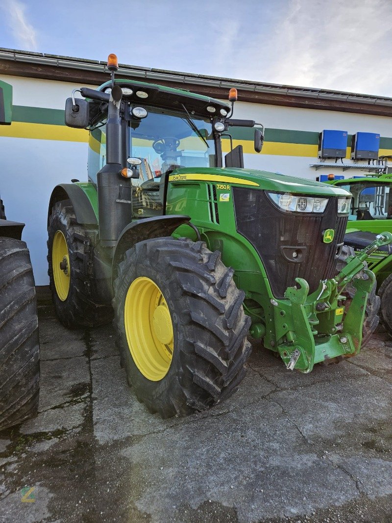 Traktor от тип John Deere 7250R E23, Gebrauchtmaschine в Gerichshain (Снимка 3)