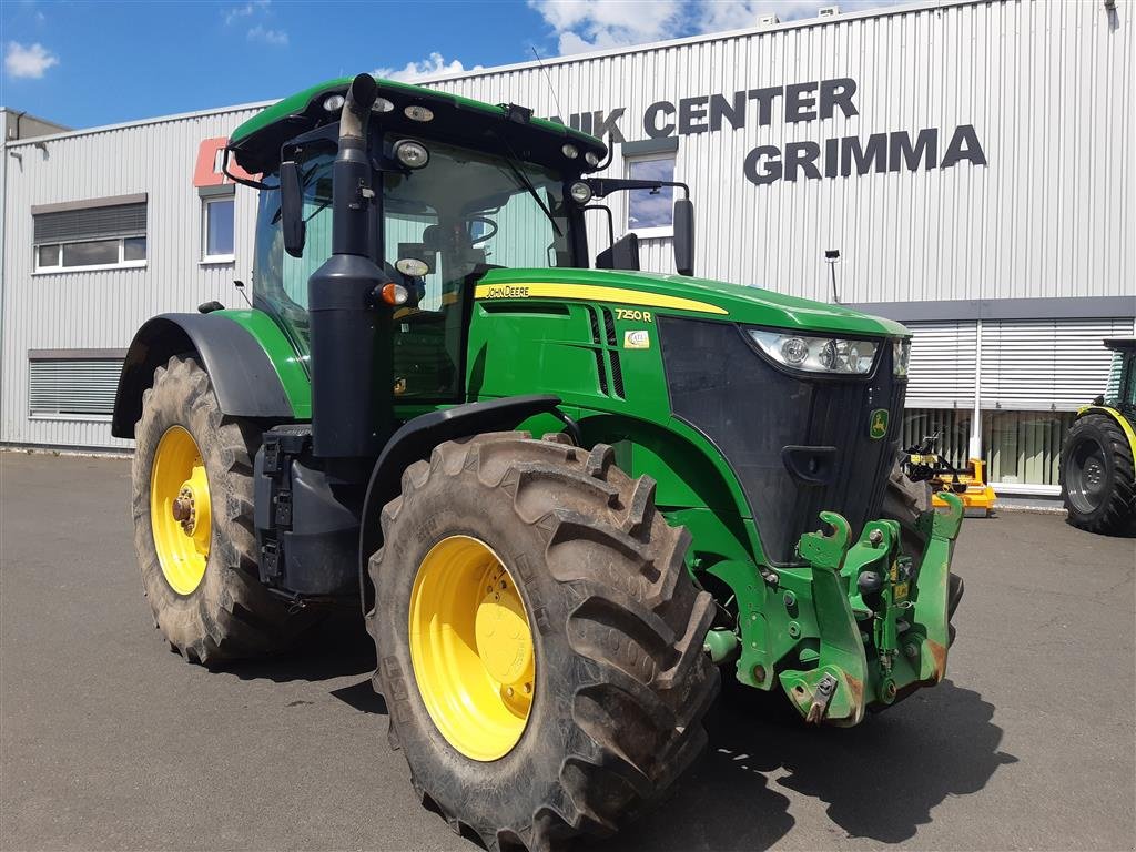 Traktor типа John Deere 7250R, Gebrauchtmaschine в Grimma (Фотография 1)