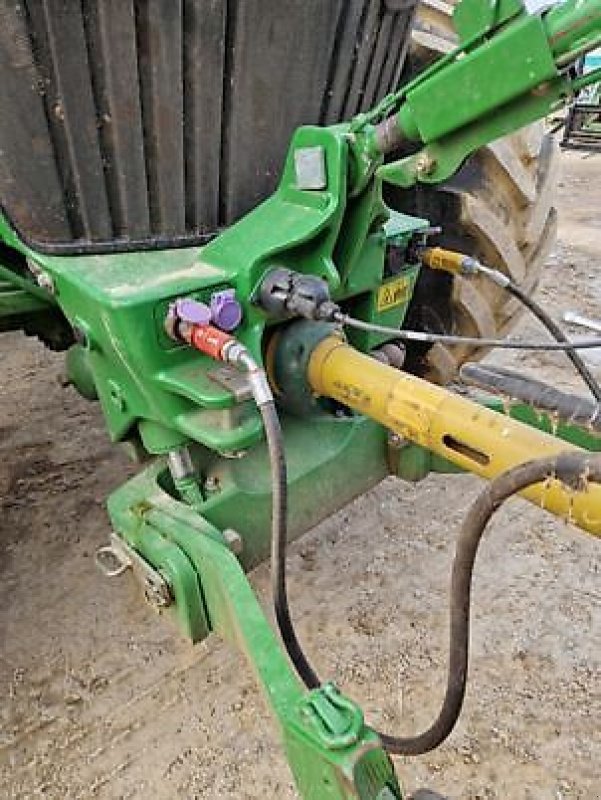 Traktor des Typs John Deere 7250R, Gebrauchtmaschine in Monferran-Savès (Bild 5)