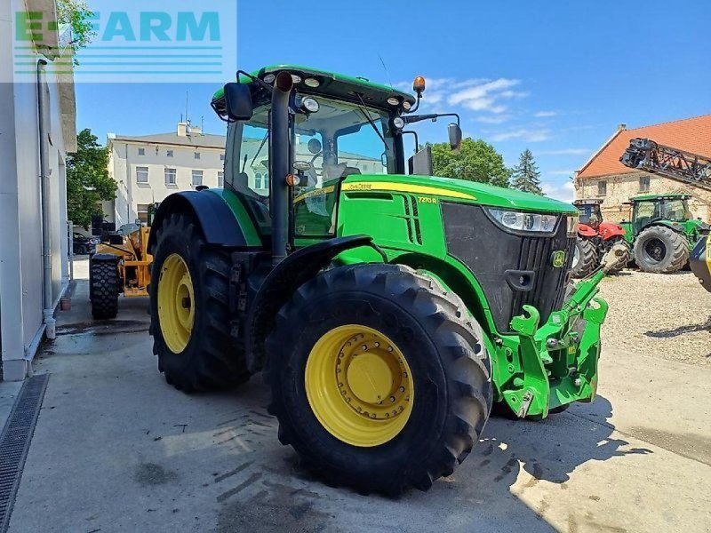 Traktor des Typs John Deere 7270r, Gebrauchtmaschine in SKARBIMIERZ – OSIEDLE (Bild 1)