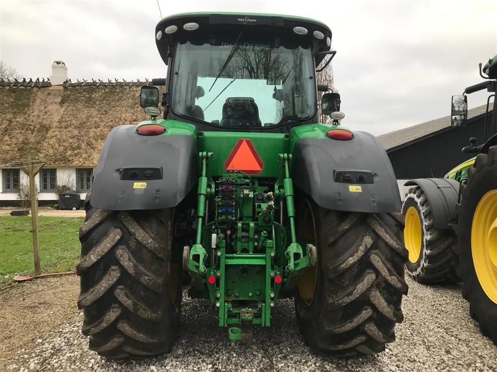 Traktor tip John Deere 7290R Front PTO og front lift. GPS Klar. AutoSteer Ready. Alle service passet. Ny serviceret. Kan ses på Fyn. Ring til Ulrik 0045-40255544 for flere billeder og info., Gebrauchtmaschine in Kolding (Poză 3)