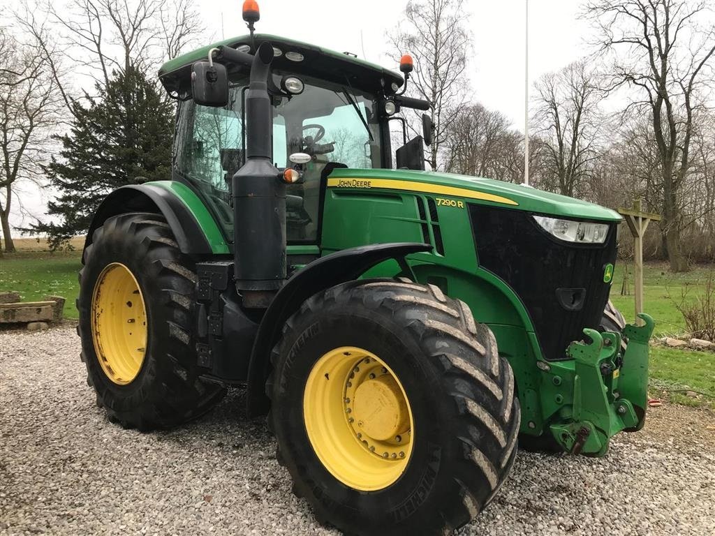 Traktor typu John Deere 7290R Front PTO og front lift. GPS Klar. AutoSteer Ready. Alle service passet. Ny serviceret. Kan ses på Fyn. Ring til Ulrik 0045-40255544 for flere billeder og info., Gebrauchtmaschine v Kolding (Obrázok 4)