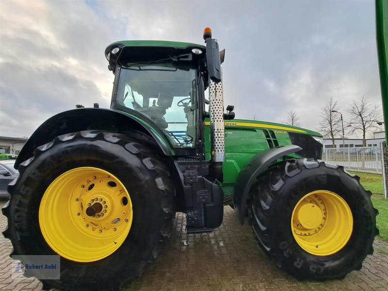 Traktor des Typs John Deere 7290R, Gebrauchtmaschine in Wittlich (Bild 1)