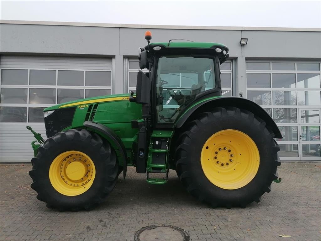 Traktor Türe ait John Deere 7310R Front PTO. GPS. Auto Steer aktiveret. Foraksel og førerhus affjedret., Gebrauchtmaschine içinde Kolding (resim 4)