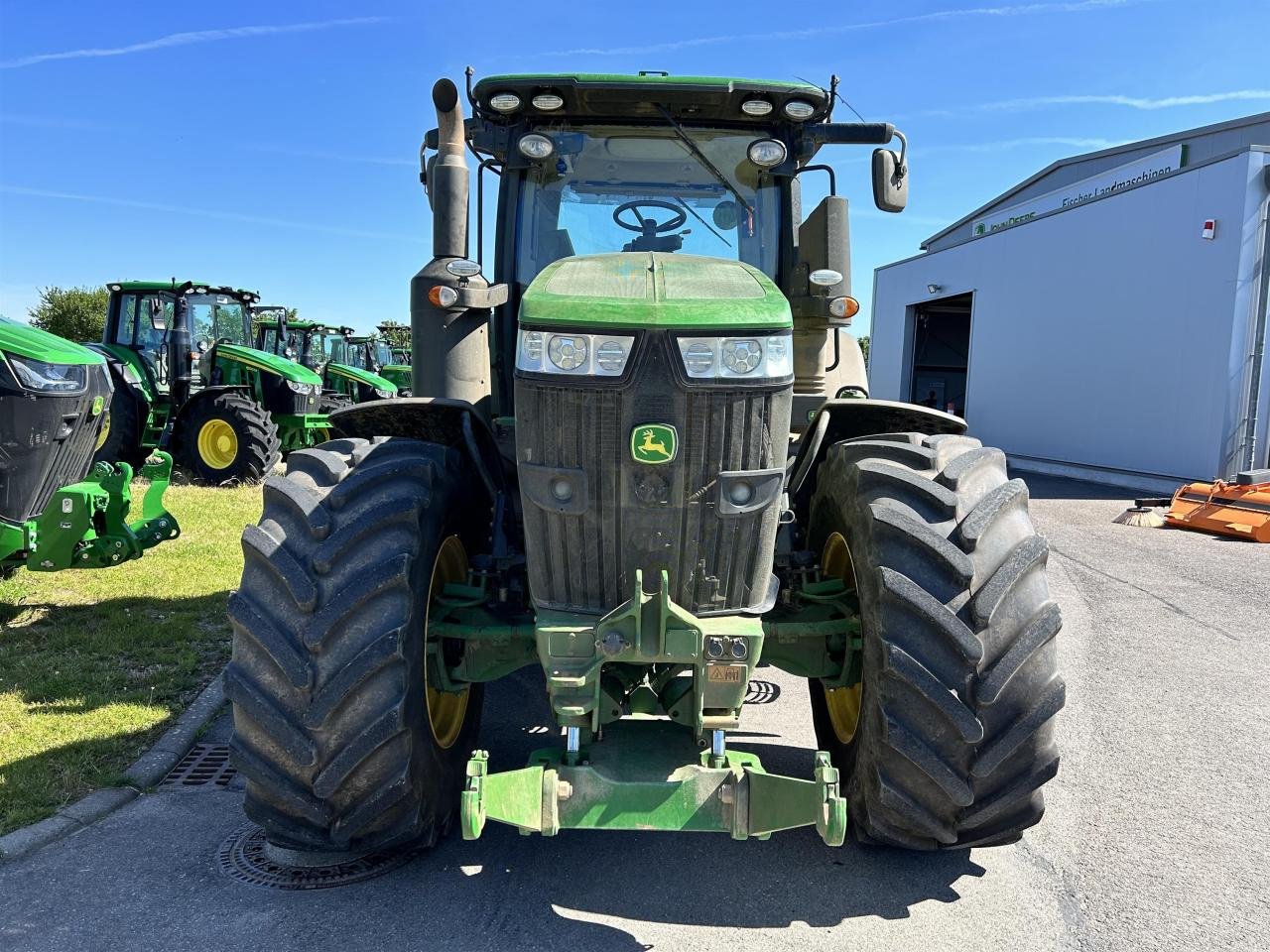 Traktor van het type John Deere 7310R, Gebrauchtmaschine in Zweibrücken (Foto 2)