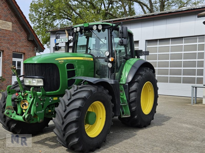 Traktor des Typs John Deere 7430 Interne Nr. 2778, Gebrauchtmaschine in Greven (Bild 1)