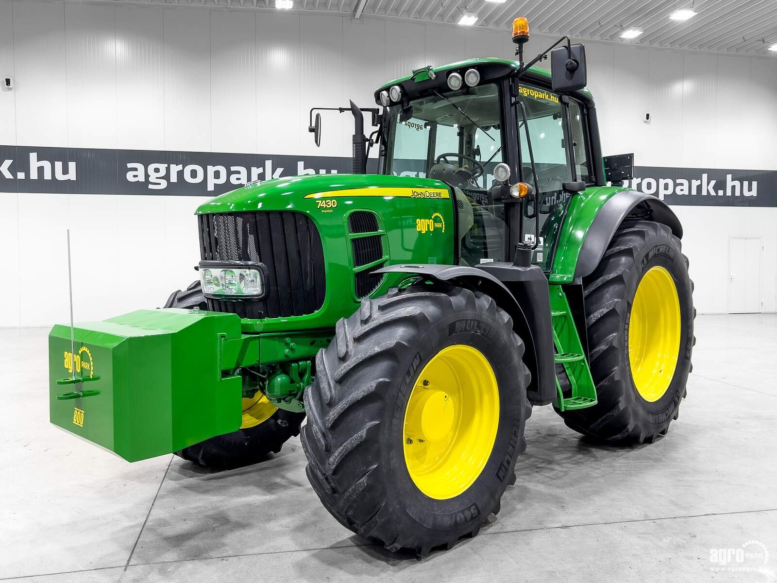 Traktor от тип John Deere 7430 Premium, Gebrauchtmaschine в Csengele (Снимка 1)