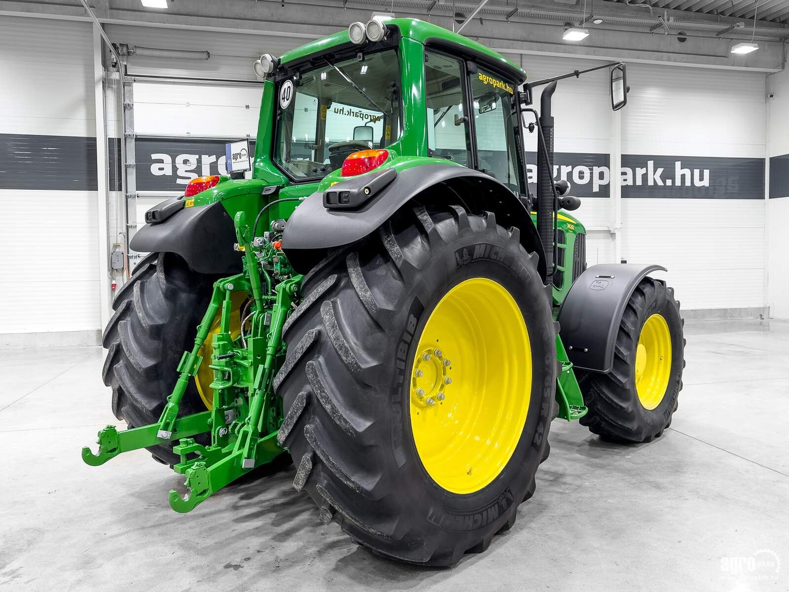 Traktor от тип John Deere 7430 Premium, Gebrauchtmaschine в Csengele (Снимка 3)