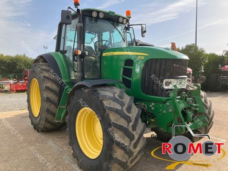 Traktor of the type John Deere 7430 PREMIUM, Gebrauchtmaschine in Gennes sur glaize (Picture 1)