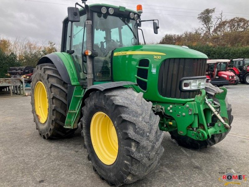 Traktor des Typs John Deere 7430 PREMIUM, Gebrauchtmaschine in Gennes sur glaize (Bild 3)