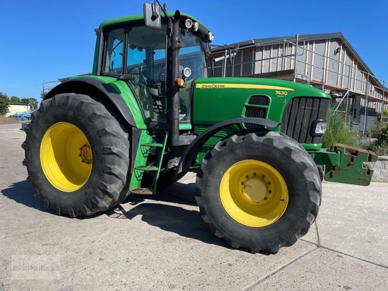 Traktor типа John Deere 7430 Premium, Gebrauchtmaschine в Prenzlau