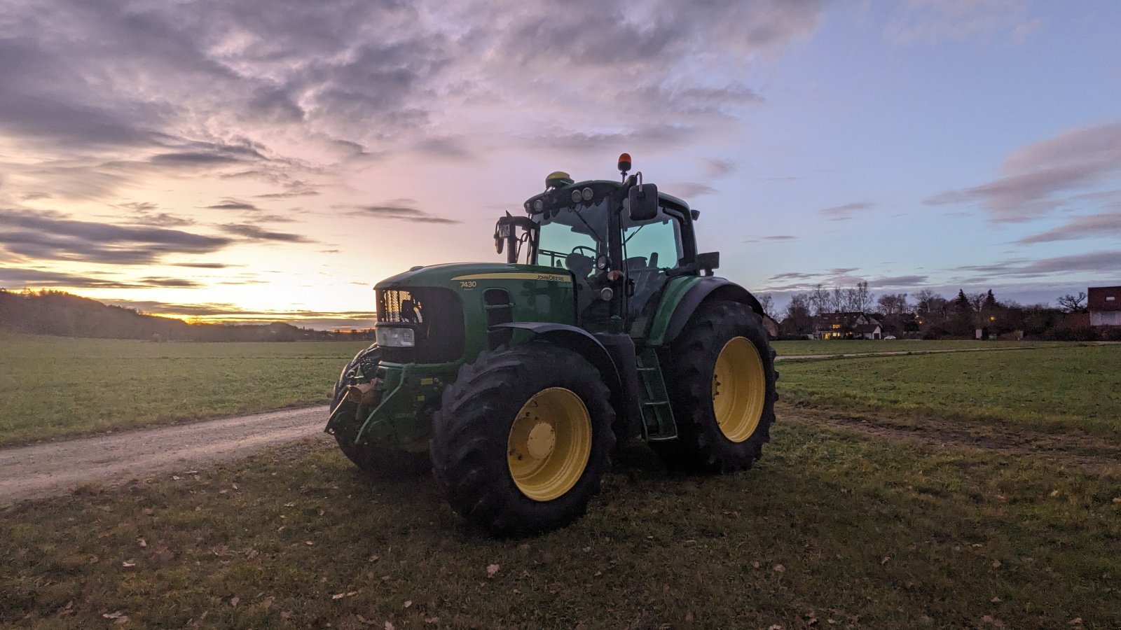 Traktor des Typs John Deere 7430 Premium, Gebrauchtmaschine in Emmering (Bild 1)