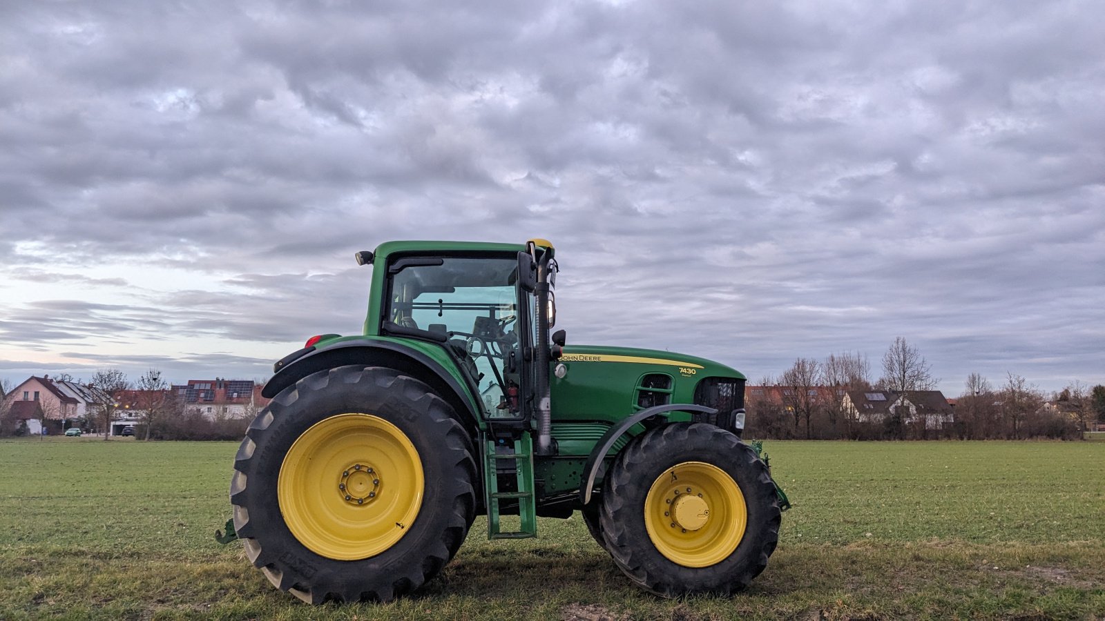 Traktor des Typs John Deere 7430 Premium, Gebrauchtmaschine in Emmering (Bild 2)